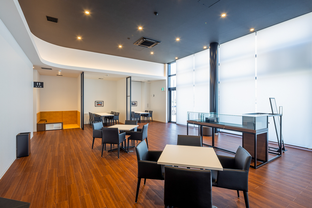 マツダオートザム紀北増改築工事（展示場棟）